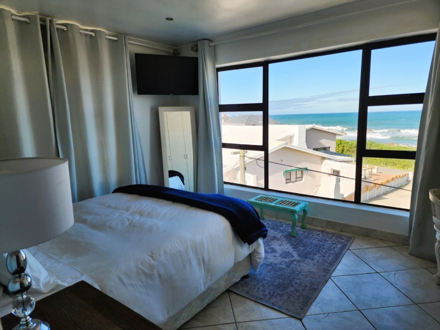 6 Bedroom Property for Sale in Kleinbaai Western Cape